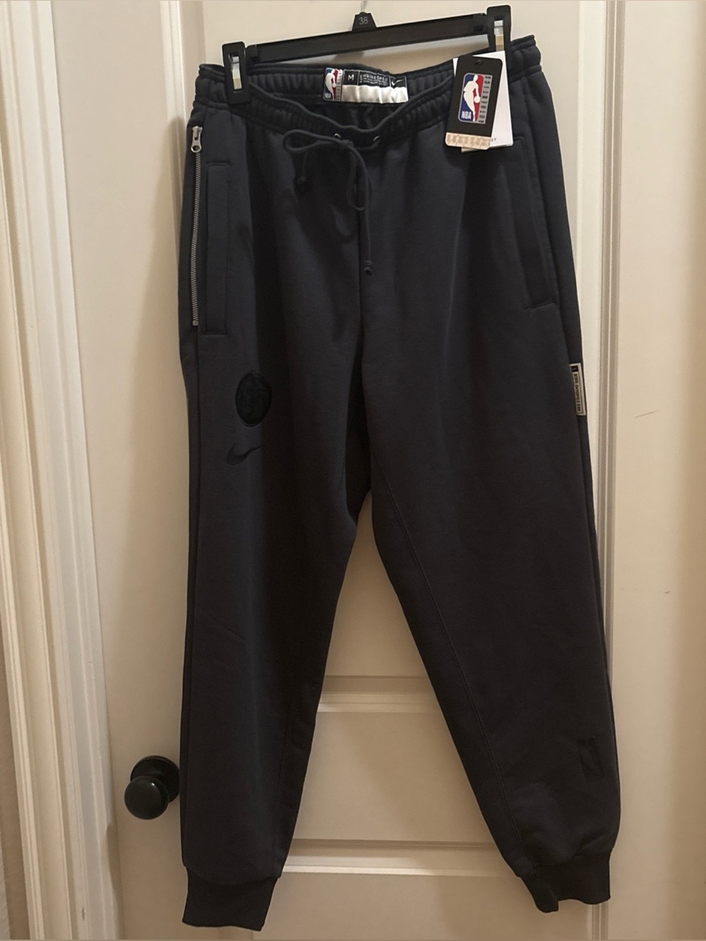 NWT Nike NBA Authentics Dallas Mavs Standard Issue Jogger Sweatpants Sz Medium